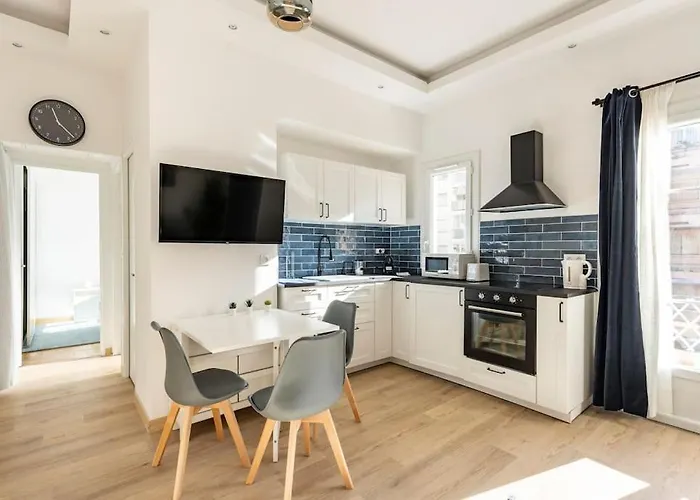 Renovated Apartment Near The Beach